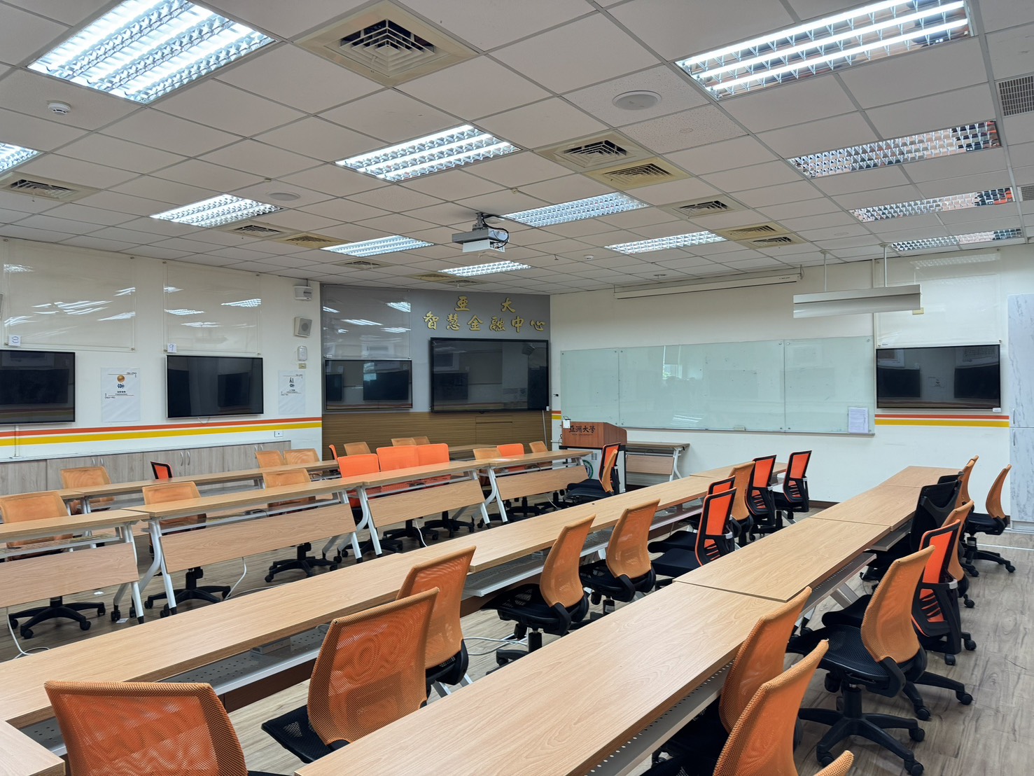 FinTech and Blockchain Laboratory(M306)